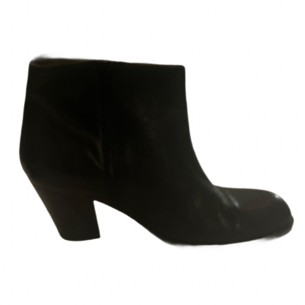 1022-Shoe Saks Fifth Avenue Black Leather Ankle Boots